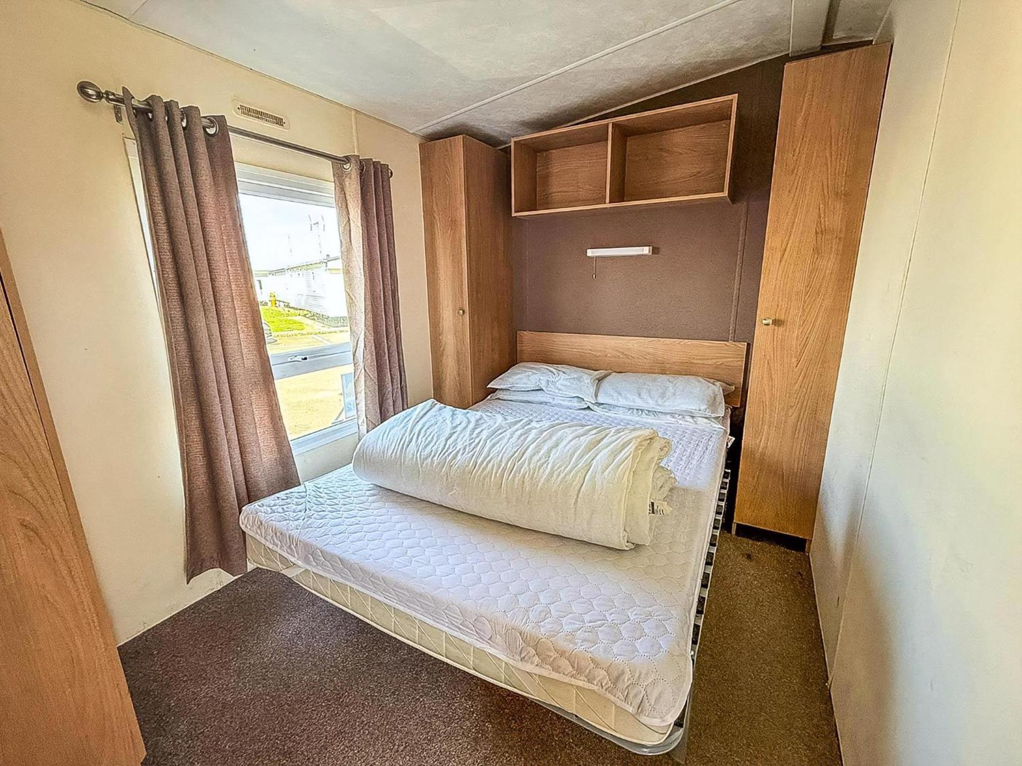 10 Berth Caravan For Hire At Seawick Holiday Park In Essex Ref 27102Sw Clacton-on-Sea Ngoại thất bức ảnh