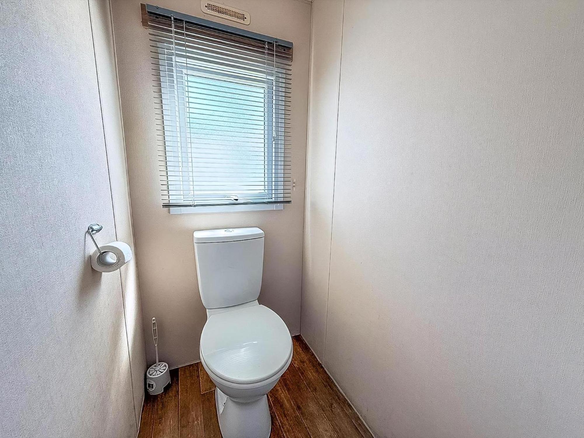 10 Berth Caravan For Hire At Seawick Holiday Park In Essex Ref 27102Sw Clacton-on-Sea Ngoại thất bức ảnh